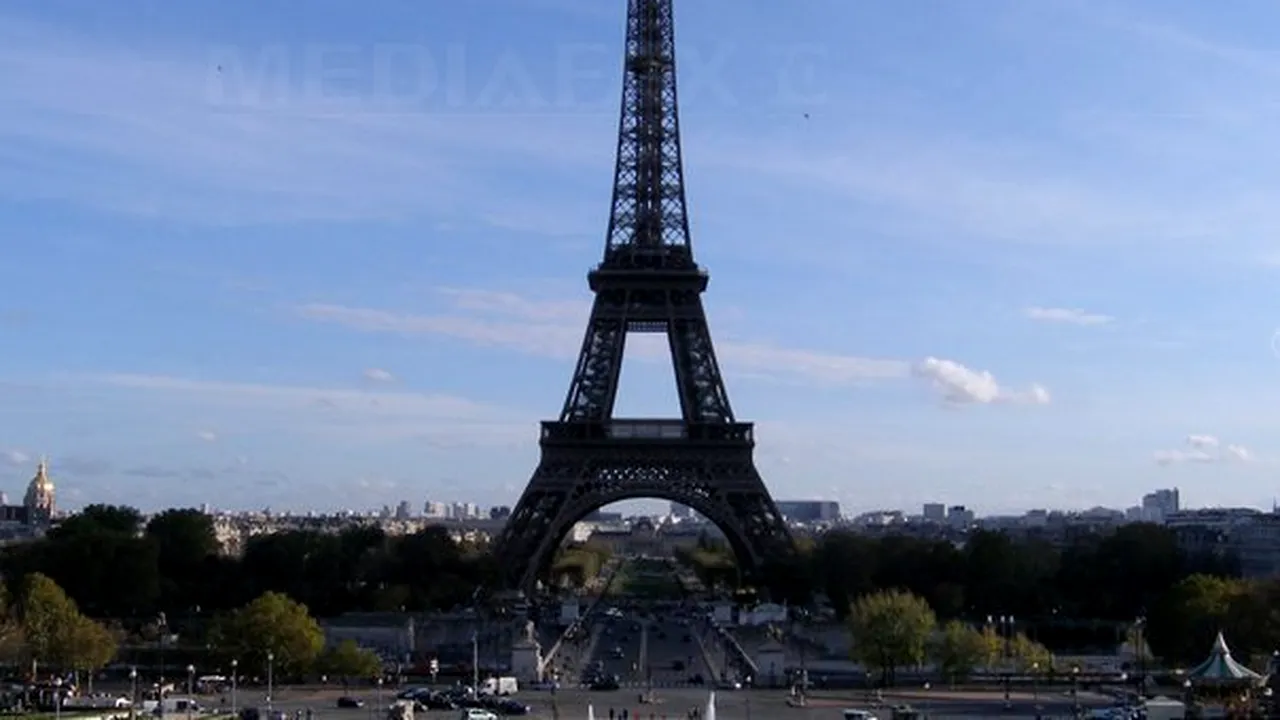 Atomium şi vârful Turnului Eiffel, închise parţial din cauza temperaturilor extreme